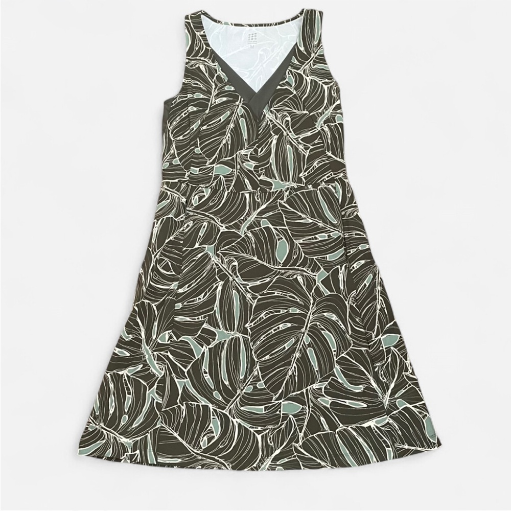 Title Nine Freelance Exercise Mini Dress Monstera in Size Medium